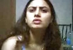 Lovelace prend les sex porno femme avec animaux Espagnols qui sont dans sa chambre Ark et le brûler dans le vagin par la grande fenêtre