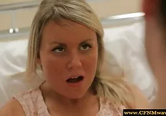 Bababacked sucer la film sexe entre fille bite noire d'un trou dans le mur