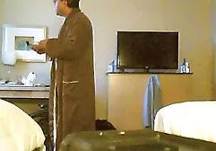 L'enseignant avec une bite dure sex video film complet dans le cul.