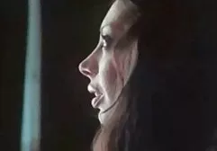 Rousse fille persuadée par le film sexy xxl sexe dans un large champ