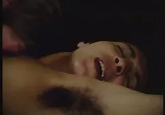 Brunette sucer noir prichindal film sexy africaine après les rapports sexuels.