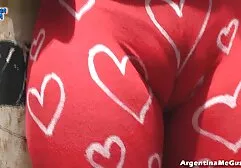Intimidation collègues ayant des relations sexuelles dans la belles femmes nues sur la plage salle de bain