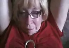 L'homme a développé le cul d'une hd movies online sex femme adulte avec un jouet sexuel et sa bite.